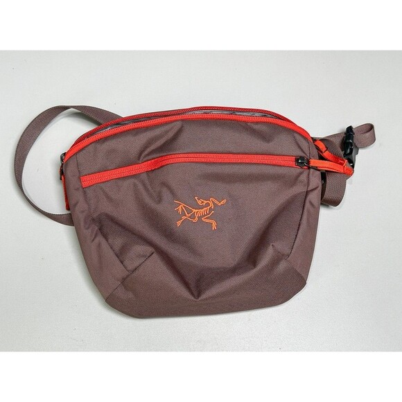 Arc'teryx Handbags - Arc'teryx Mantis 2 Waist Pack – RARE Velvet Sand Colorway – Crossbody Sling Bag